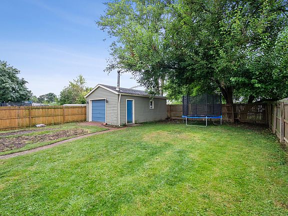 4th image of 1097 Bermuda Dr