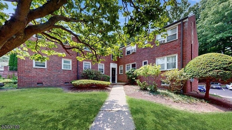 1st image of 349 Bloomfield Ave #87