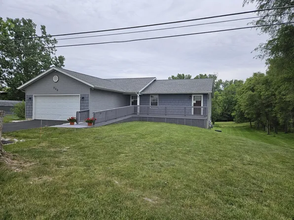 800 Buth Dr NE, Comstock Park, MI 49321