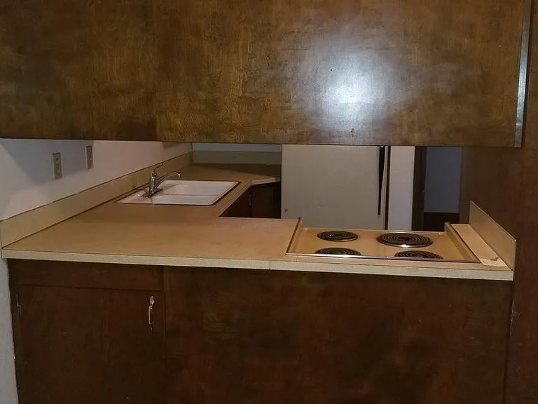 2090 Roosevelt Blvd — Photo 13