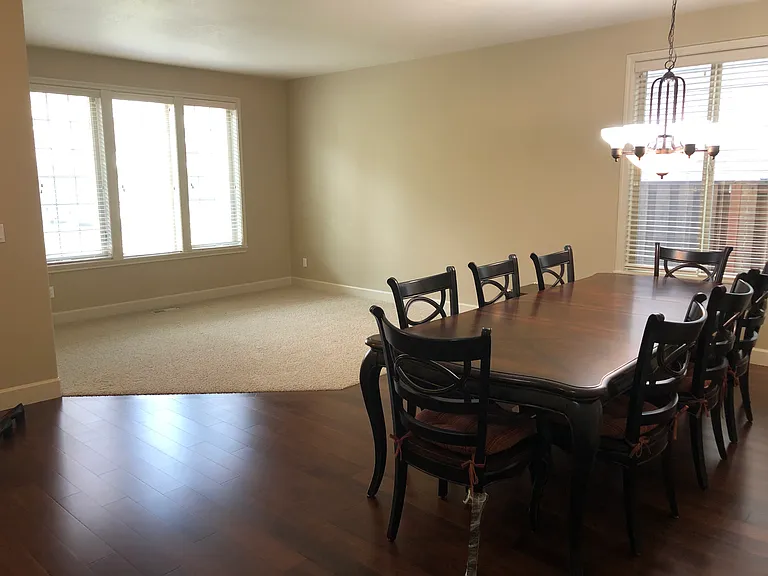 1074 Meek Way — Photo 6