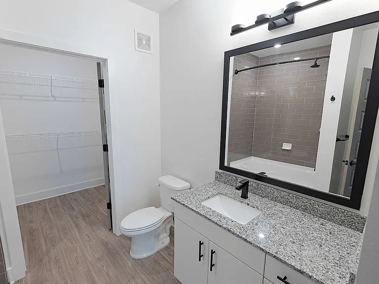 The Parian Luxury Apartments — Photo 40