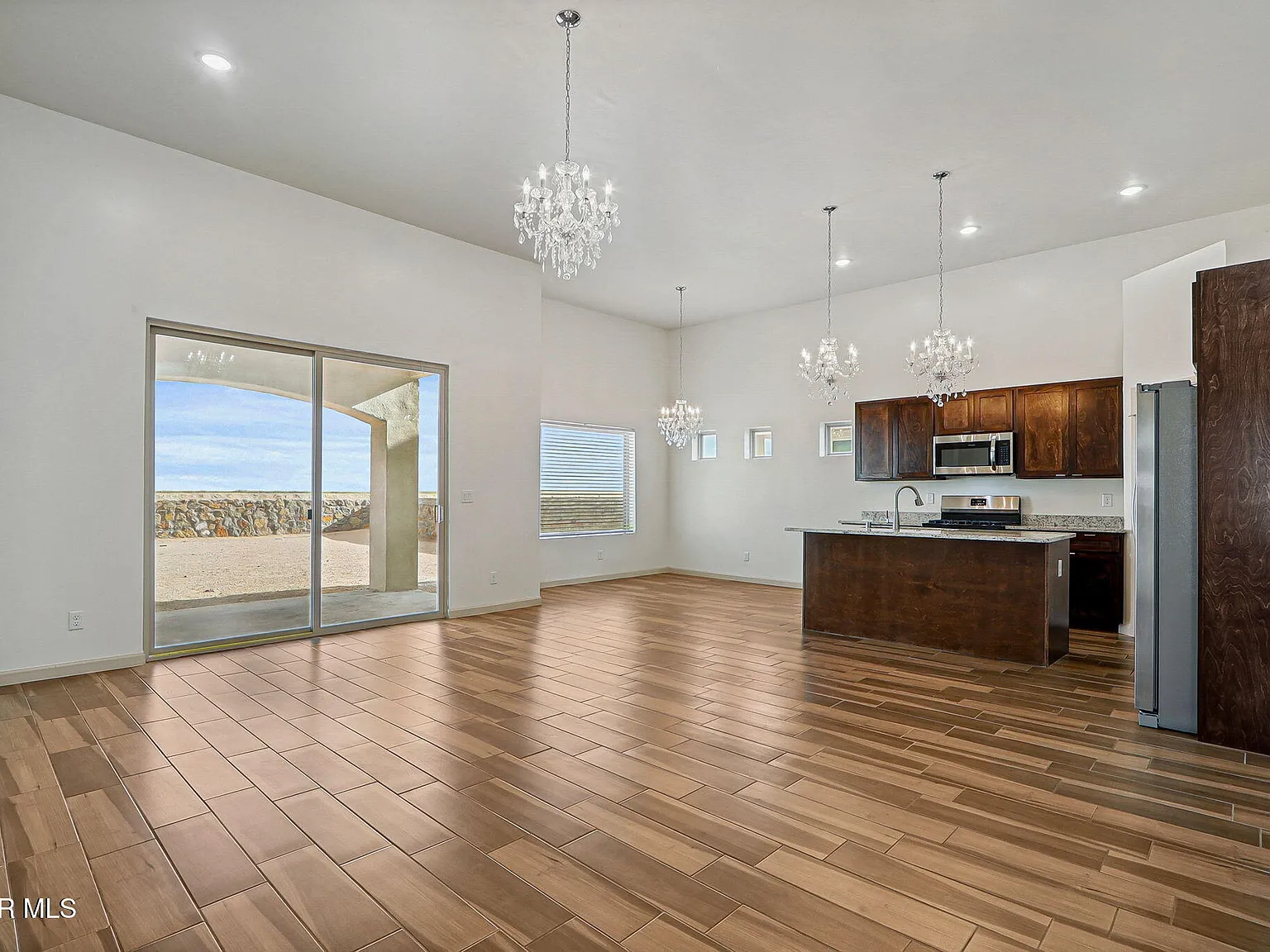 3 bed, 2.0 bath, 1857 sqft, $1,888 — Photo 3
