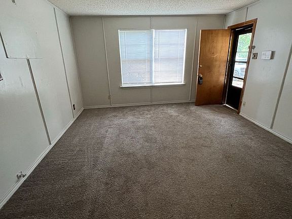 4th image of 426 Peach St