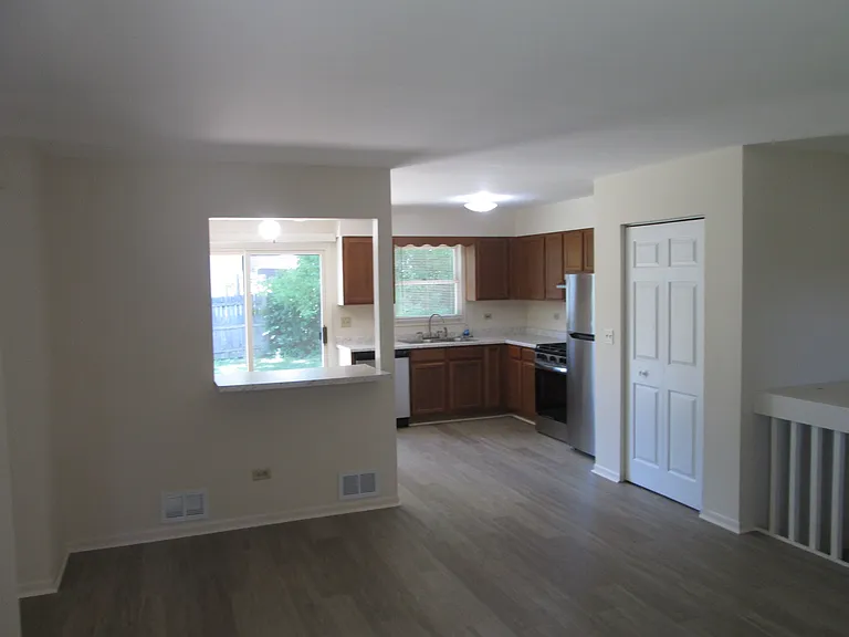 828 Pine Grove Ave — Photo 12