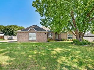 230 Pine Meadow Dr, Farmington, AR 72730
