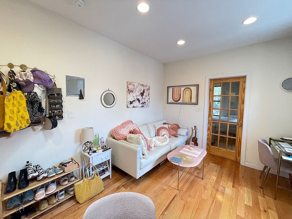 1st image of 306 E 6th St APT 14