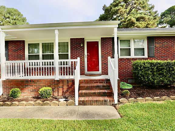 3rd image of 4832 Milan Dr