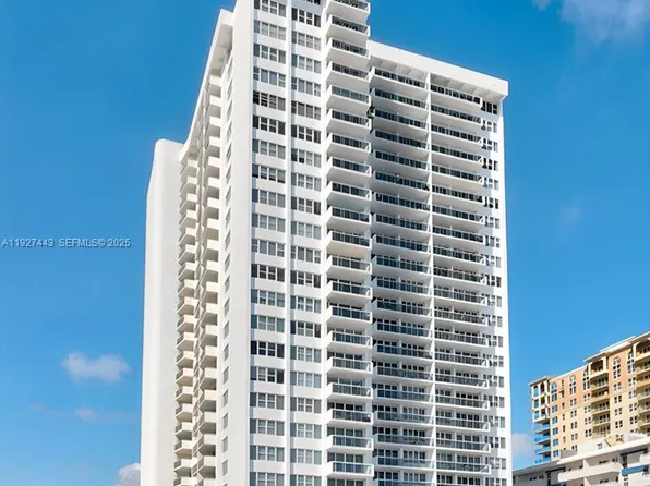3140 S Ocean Dr, Hallandale Beach, FL