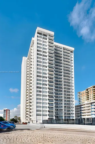 3140 S Ocean Dr #511 Photo 1