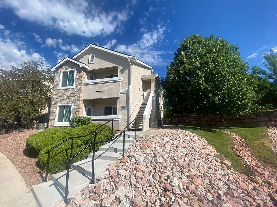 3890 Strawberry Field Grv #G