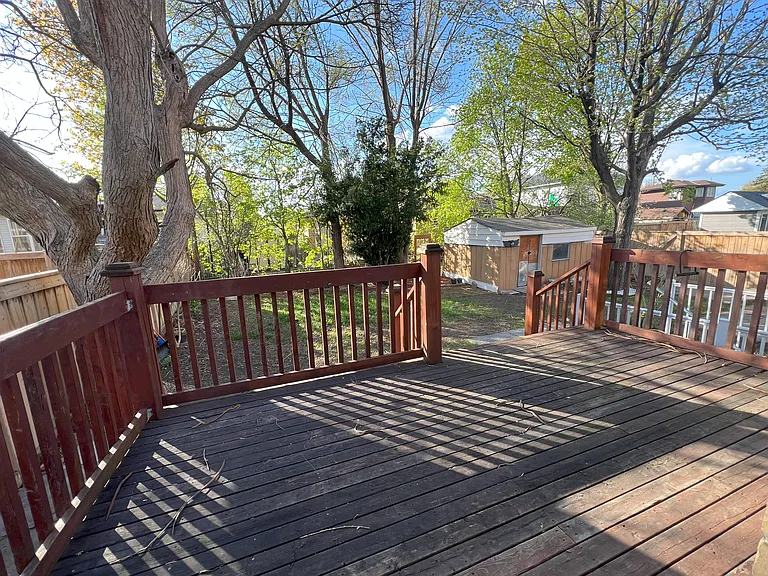 10 Burgby Ave — Photo 12