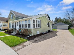 531 Pleasant St, Oshkosh, WI 54901