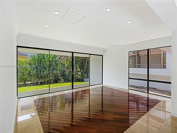 5th image of 8118 Los Pinos Blvd