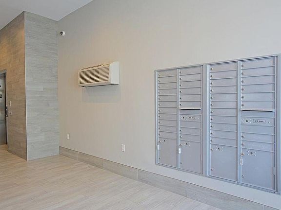 4th image of 1809 N Cambridge Ave APT 204