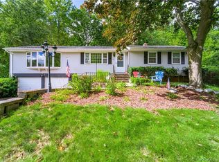 65 Ridgenoll Rd, Wallingford, CT 06492