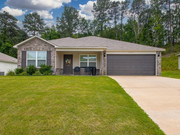 1939 Auburn Hills Dr, Benton, AR 72015