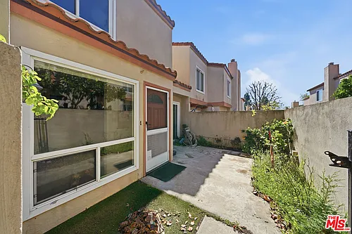3442 Del Amo Blvd Photo 1