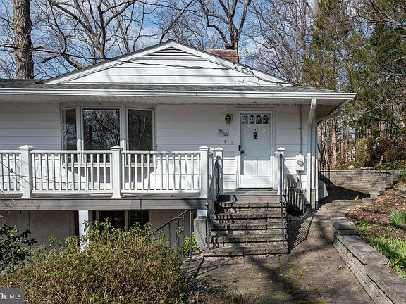4th image of 1408 Alexandria Ave