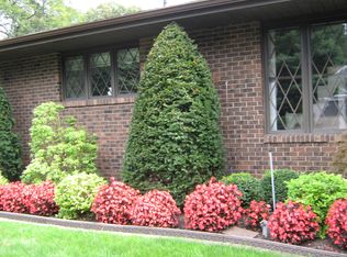 909 N Roeske Trl, Pottawattamie Park, IN 46360