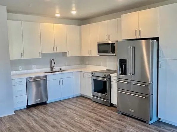 6408 Iwikuamoo St, Ewa Beach, HI 96706