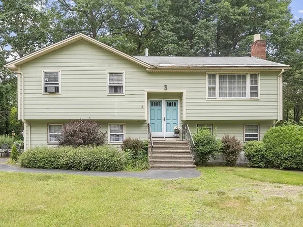 16 Geiger Dr, Tewksbury, MA 01876