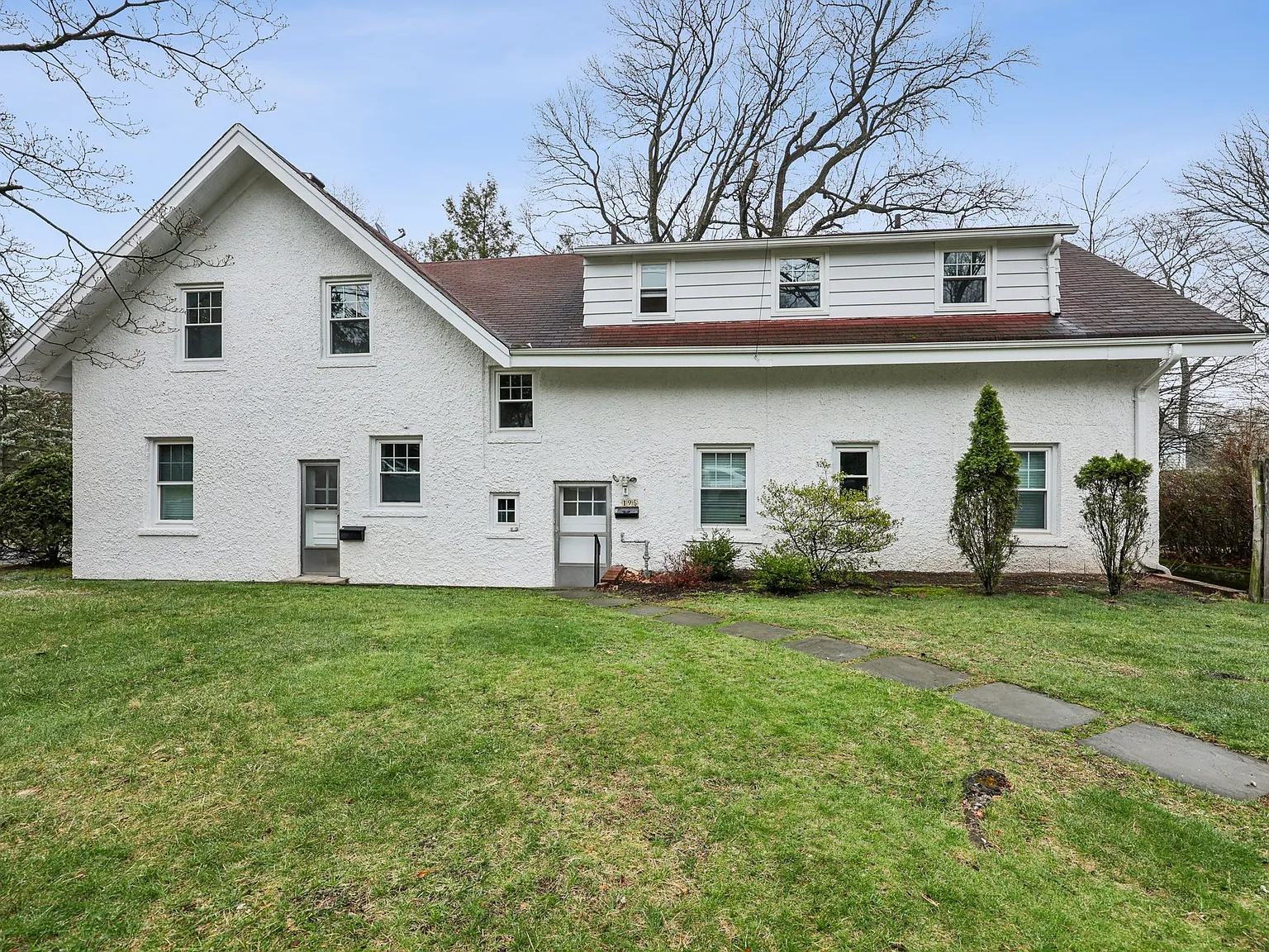 3 bed, $4,150 — Photo 1