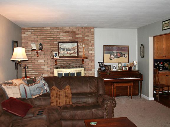 4th image of 25 Beechwood Dr