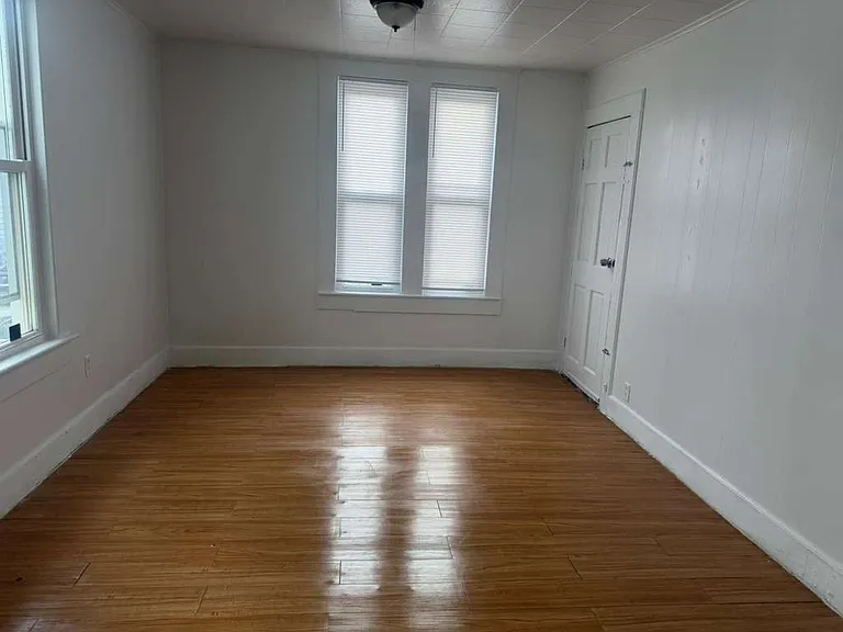 113 Southview St #1 — Photo 4