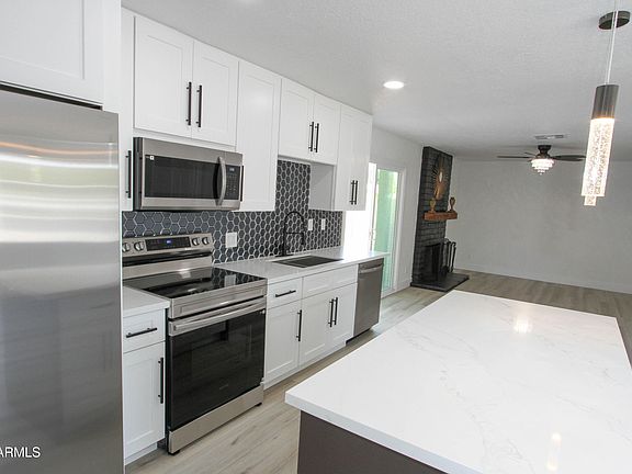 5th image of 2371 W PARADISE Lane