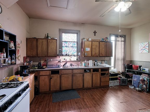 5th image of 4607 ELDRIDGE AVE