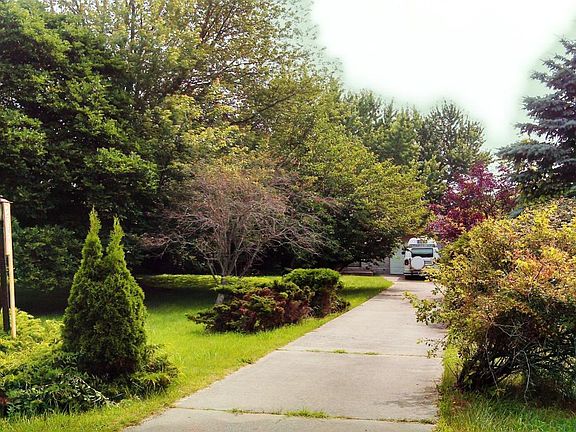 2nd image of 2051 Paw Paw Ave