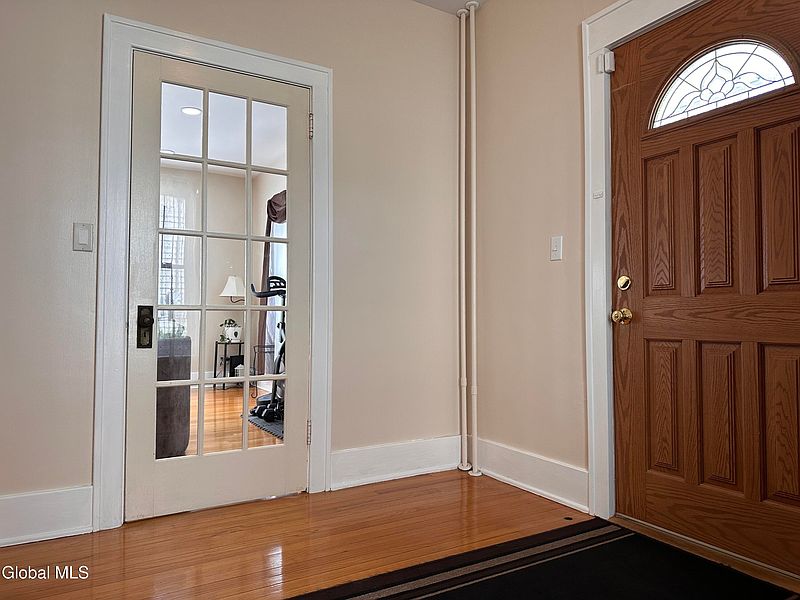 5th image of 45 Dempster Street
