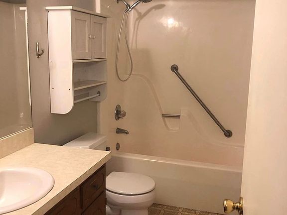 4th image of 23 Hartwell Pl