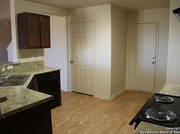 2nd image of 6734 Freedom Oaks