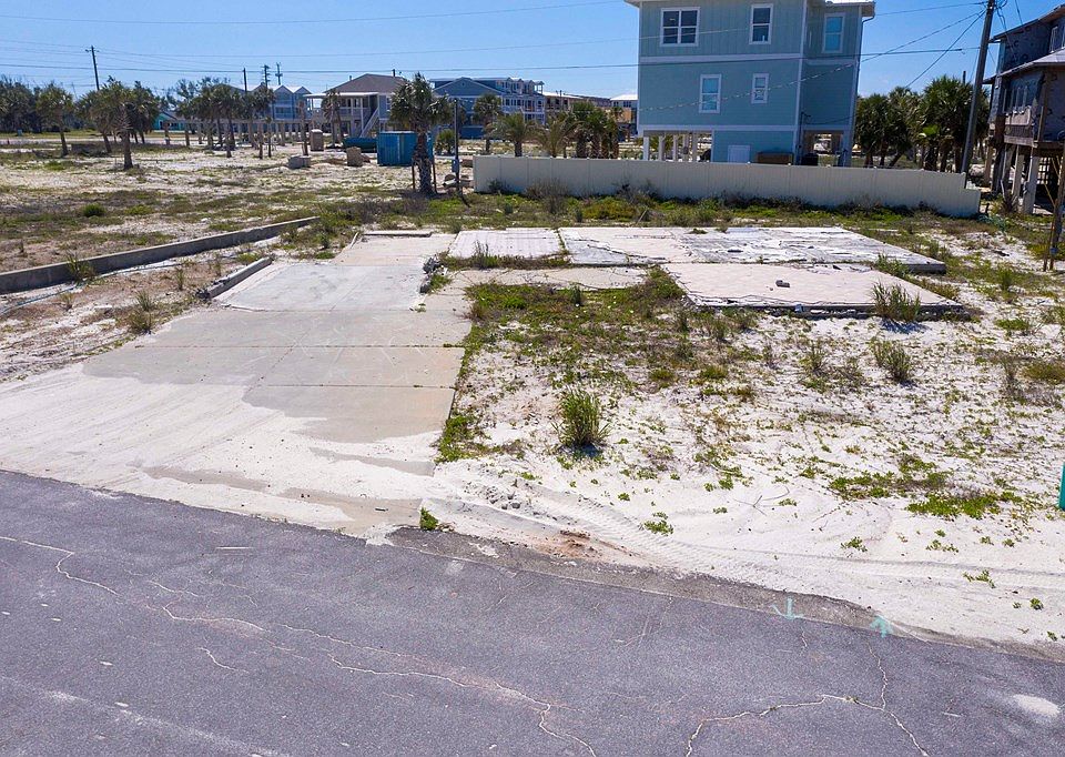 2nd image of 107 29th St