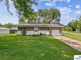 1015 N Elm St, Newton, KS 67114