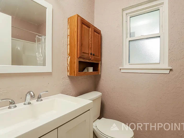 1060 Richmond Dr — Photo 15