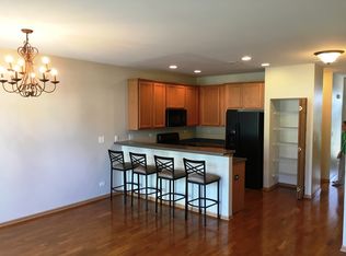 1325 Remington Dr, Volo, IL 60020