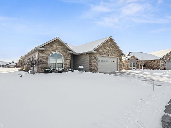 3rd image of 1507 E Ashford Cir