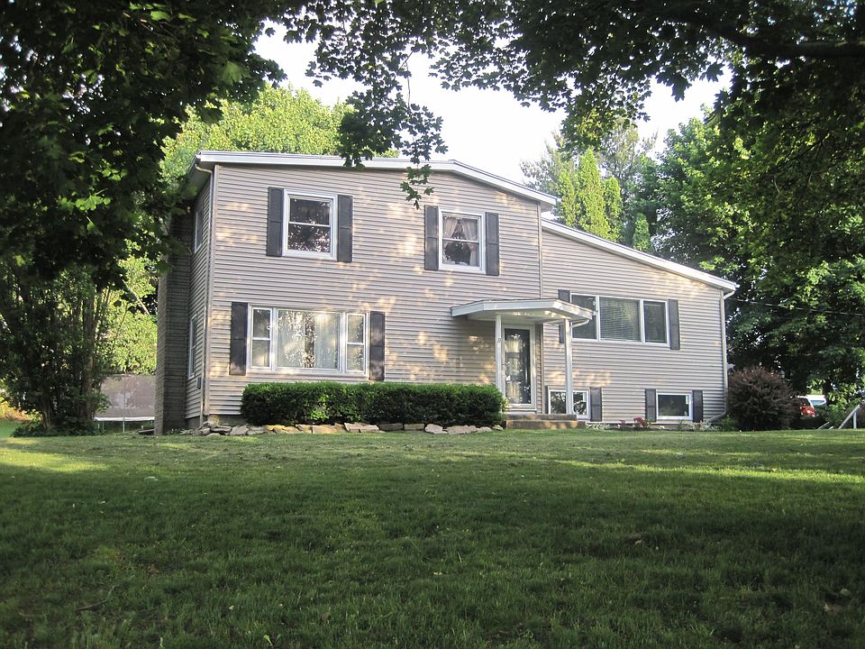 2nd image of 210 Mansfield Dr