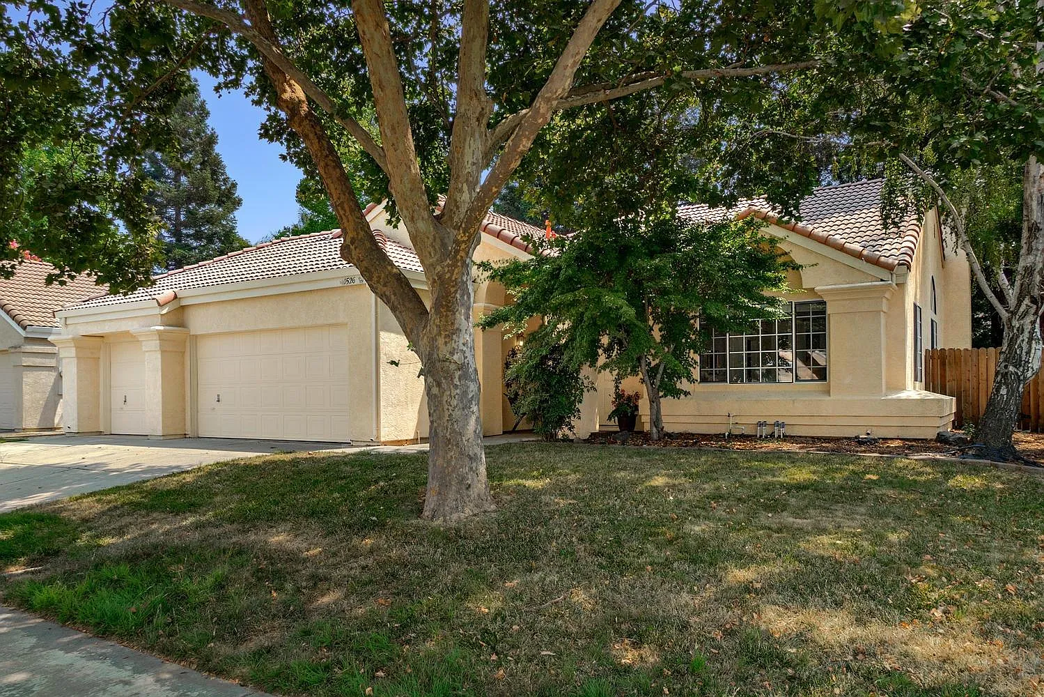 1526 Meadowlark Way photo 1