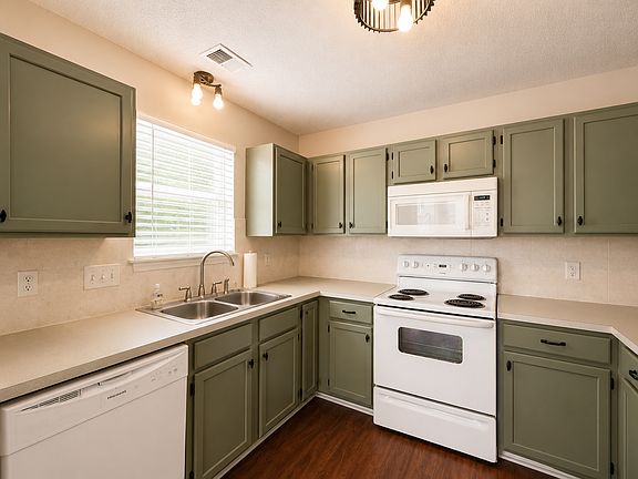 5th image of 13505 Bolingbrook Ln
