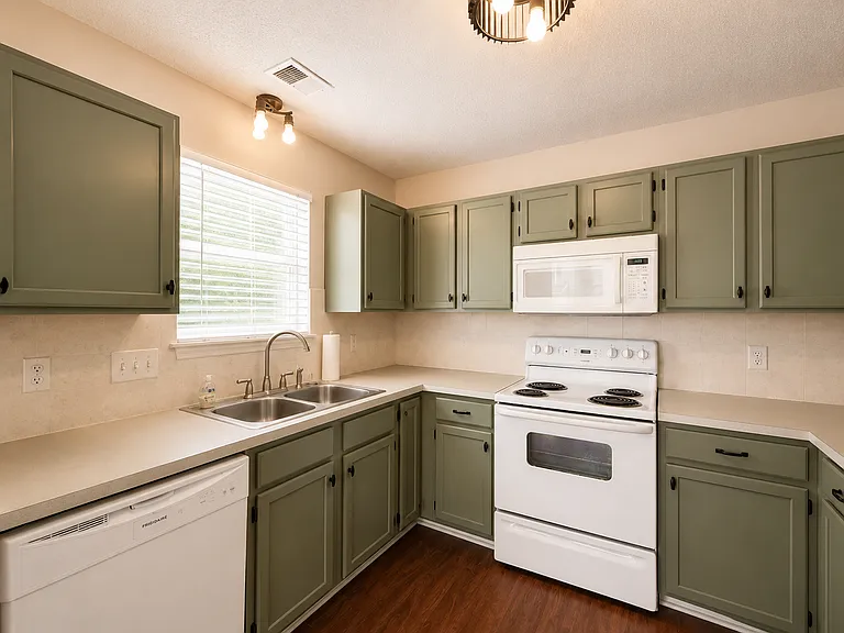 13505 Bolingbrook Ln — Photo 5