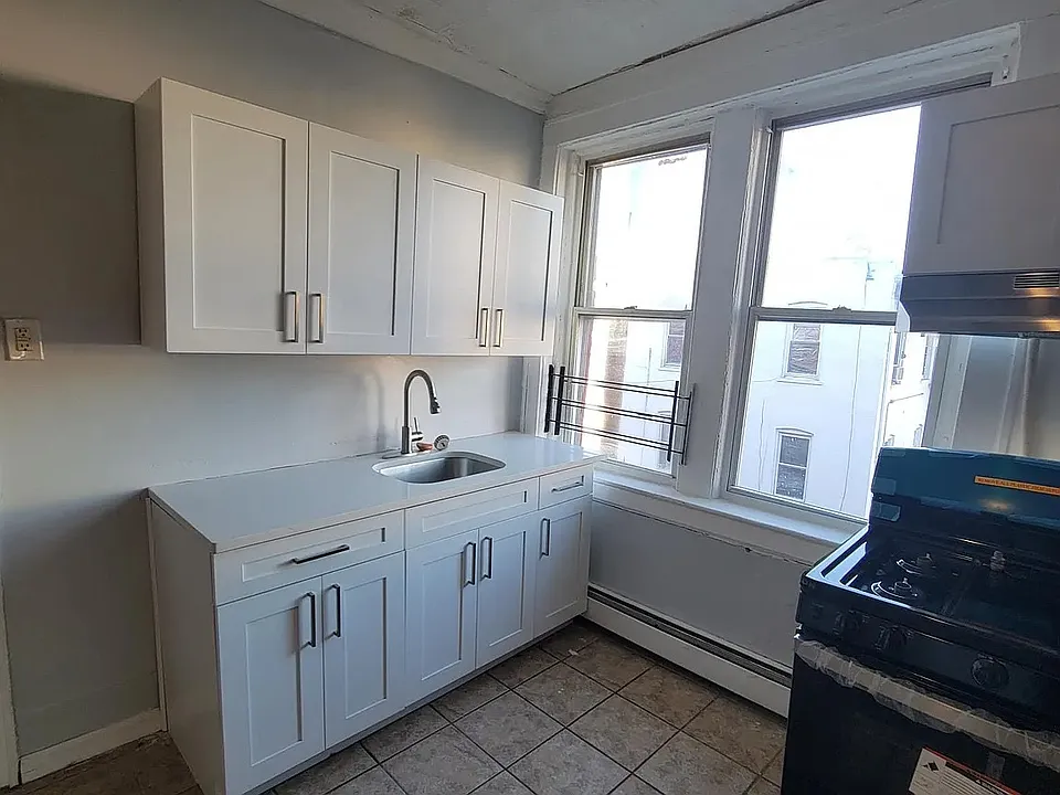 151 Parker St #8