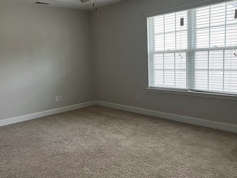 205 Regis Way — Photo 2