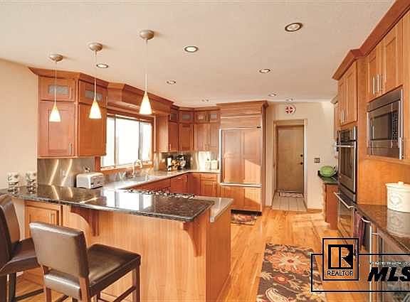 3rd image of 1828 Hunters Ct