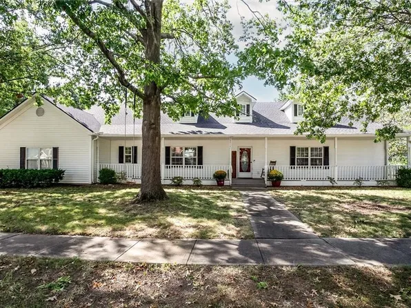 25714 E 32nd Terrace Ct S, Blue Springs, MO 64015