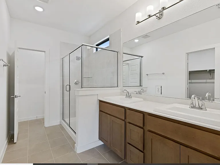 1111 Birchwood Ln — Photo 6