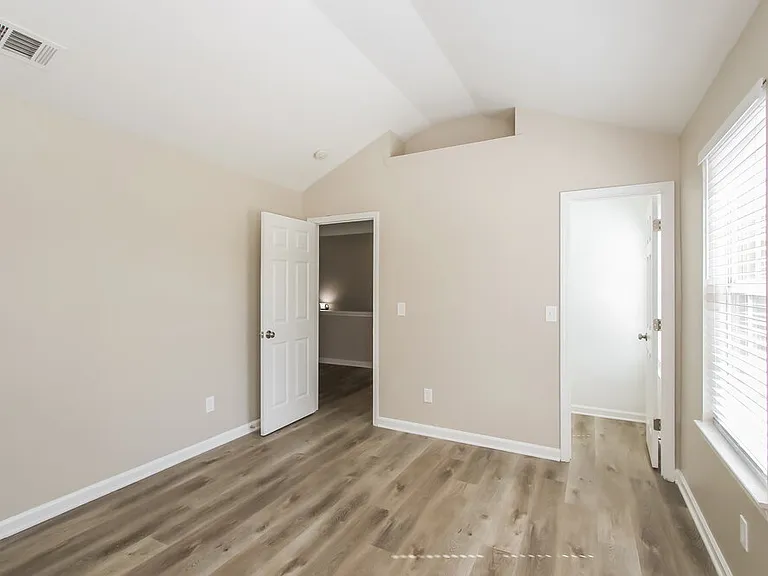2436 Cornell Cir — Photo 14
